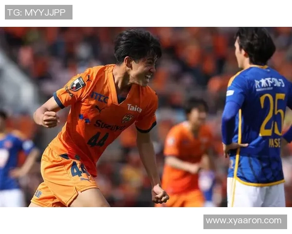 长崎成功丸与浦和红钻的激烈对决展现足球魅力与团队精神